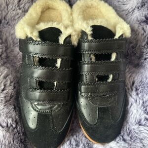 NEW Steve Madden Black Sneakers with Cream Lining